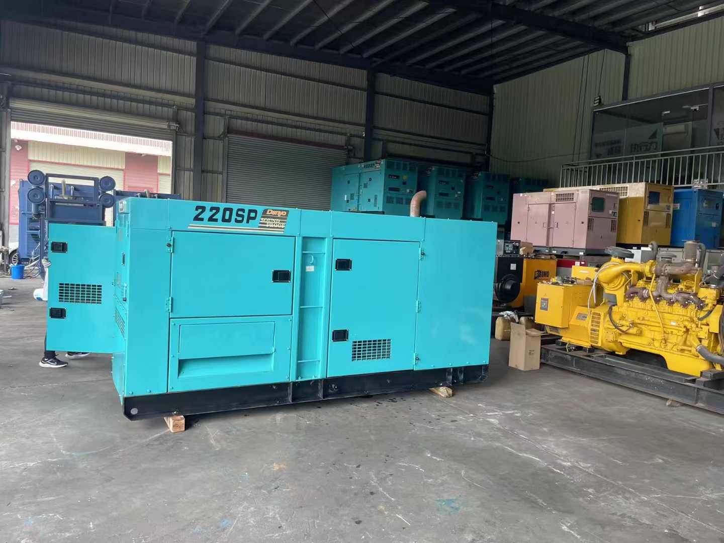 临桂800kW 柴油发电机的输出电流波动范围是多少？