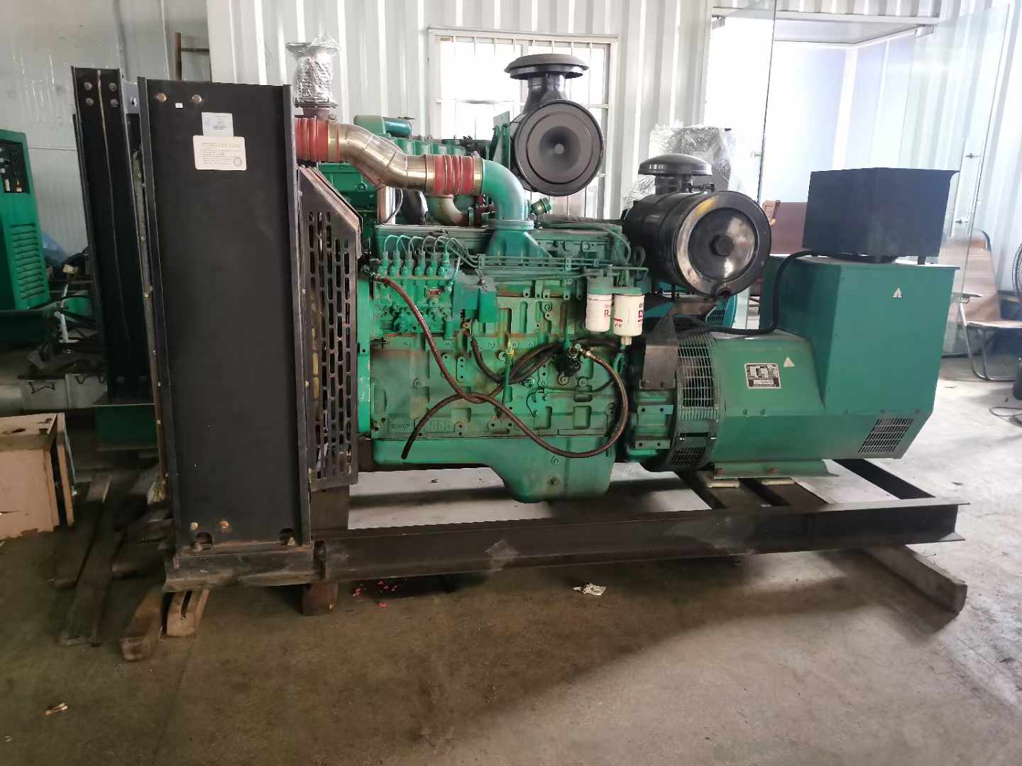 临桂发电机租赁如何确定电缆的承载电流是否在安全范围内？