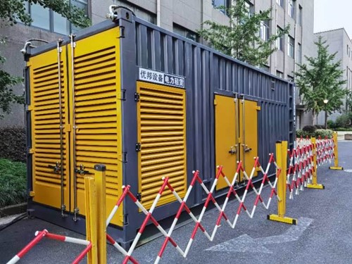 临桂如何使用转速表检查发动机的转速？