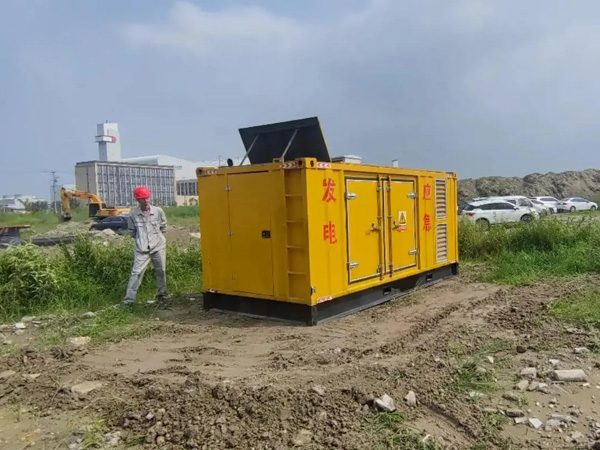 临桂冬季低温环境下，发电机组启动电瓶的容量需求是否会增加？