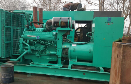 临桂发电机组如何判断水冷式机油散热器内部是否需要清洗？